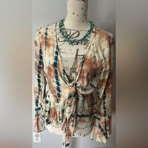 VENUS Tie-Dye Wrap Blouse in Cream and Brown